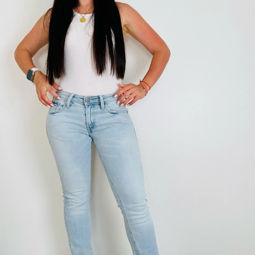 Vintage Levi’s Skinny 503 light wash Jeans - Picture 4 of 10